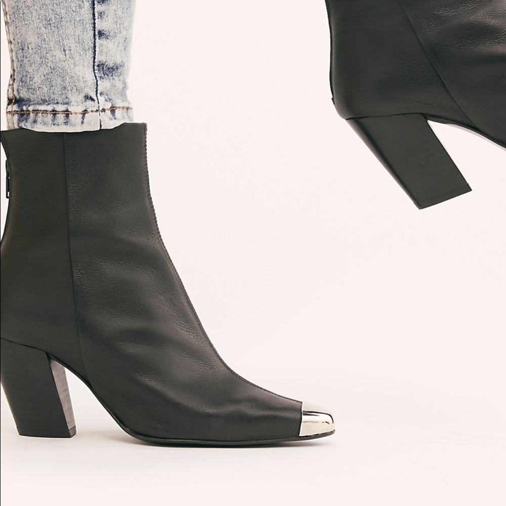 ISO Ride or Fly ankle boot - Picture 2 of 3